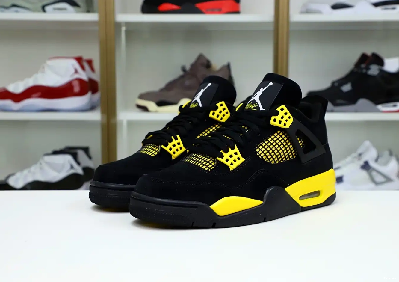 Jordan4 Air  Jordan thunder 2023 0415
